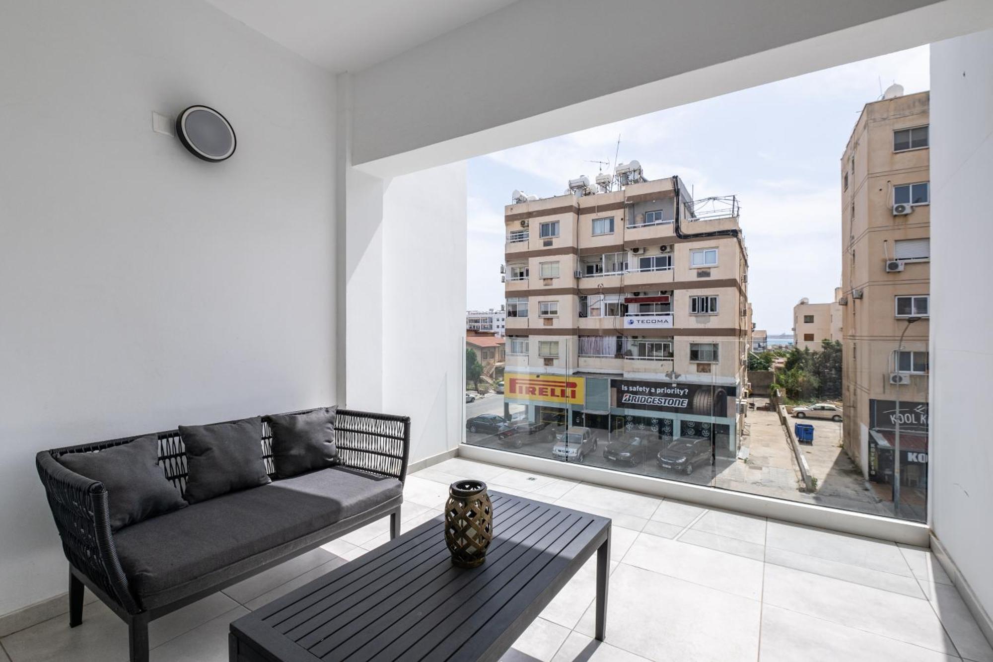 Georgiana Suites Larnaca Extérieur photo