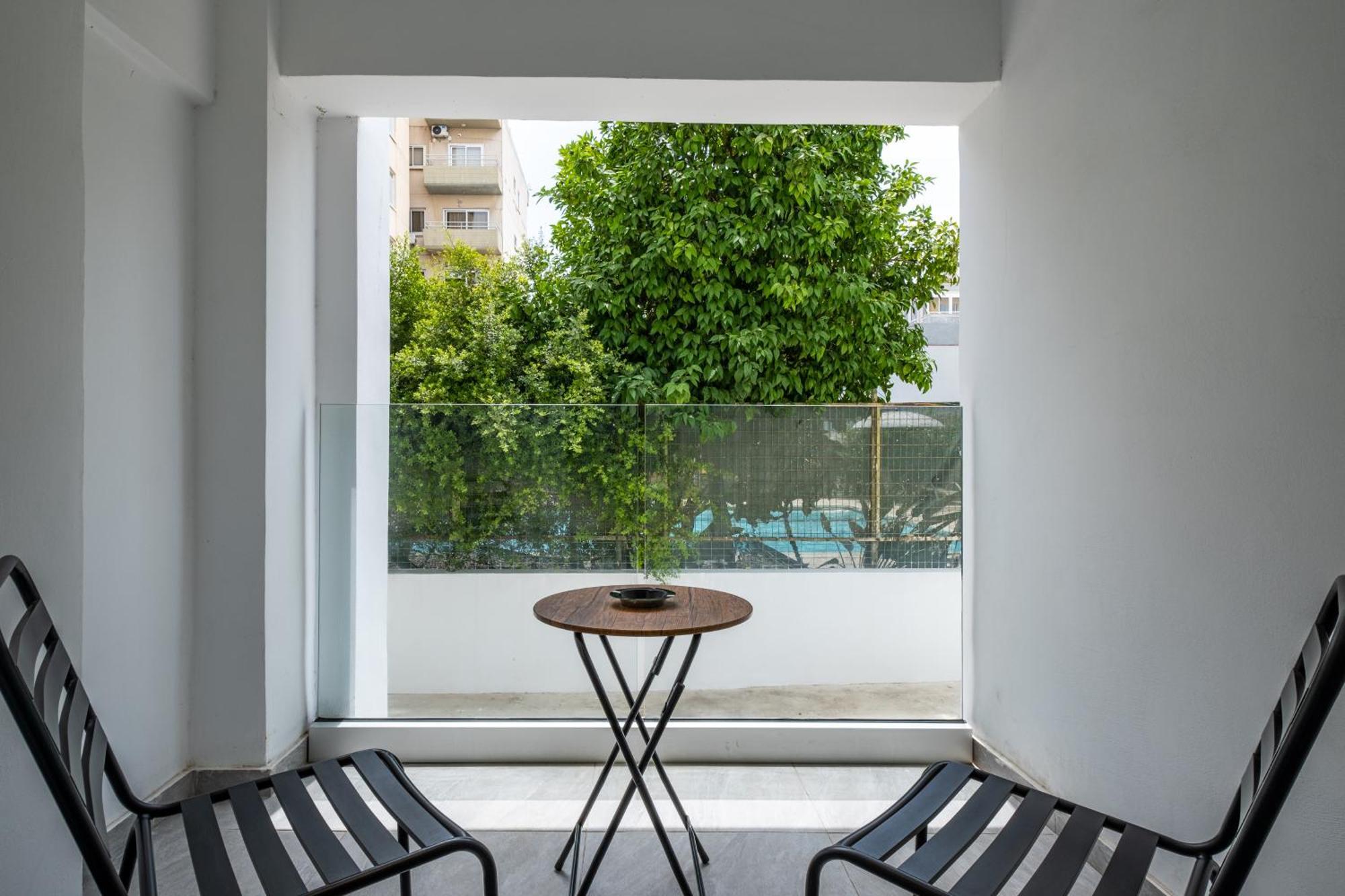 Georgiana Suites Larnaca Extérieur photo