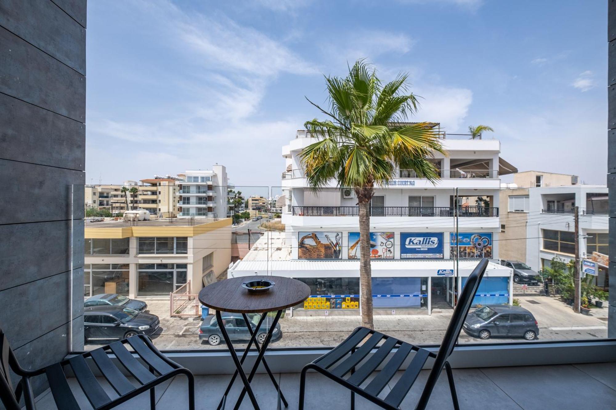 Georgiana Suites Larnaca Extérieur photo