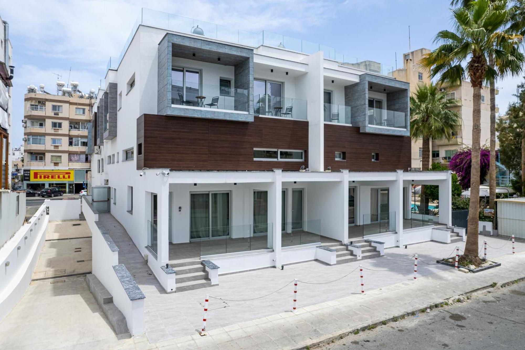 Georgiana Suites Larnaca Extérieur photo