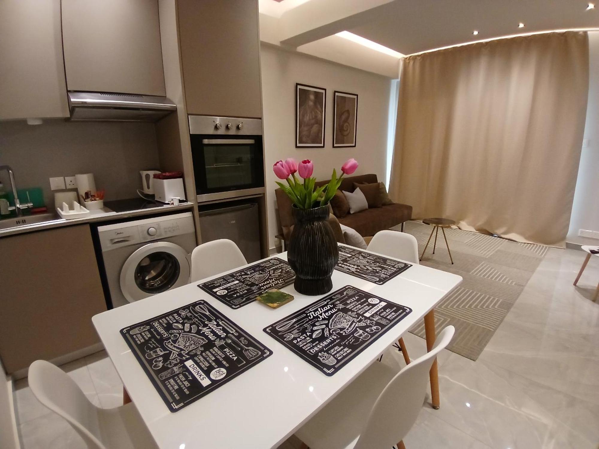 Georgiana Suites Larnaca Extérieur photo