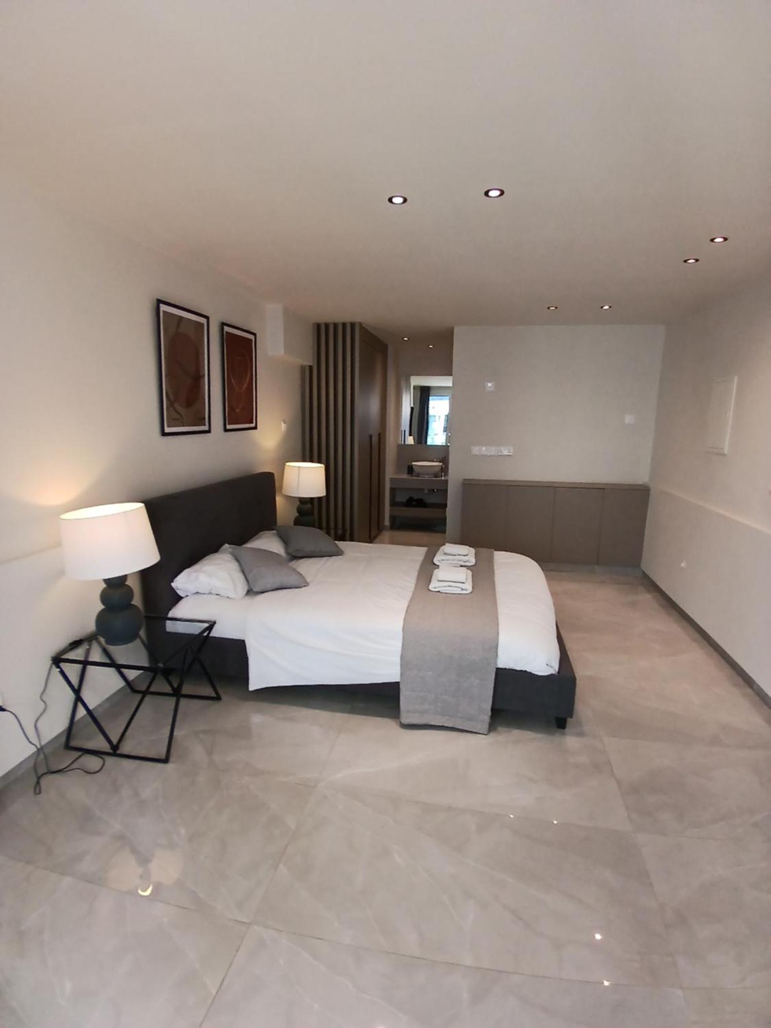 Georgiana Suites Larnaca Chambre photo