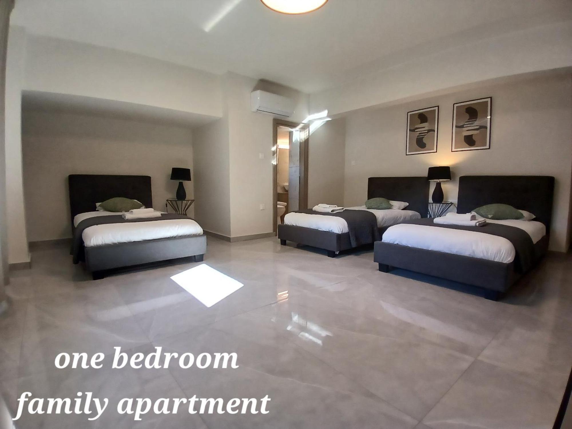 Georgiana Suites Larnaca Extérieur photo